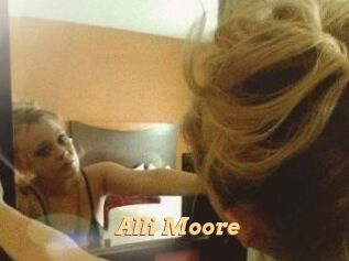 Alli_Moore
