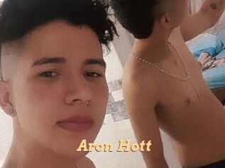 Aron_Hott