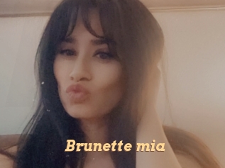 Brunette_mia