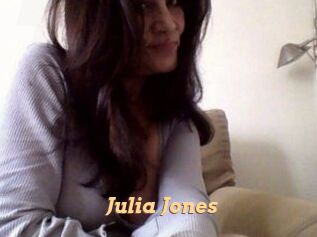 Julia_Jones