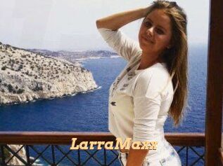 LarraMaxx