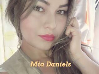 Mia_Daniels