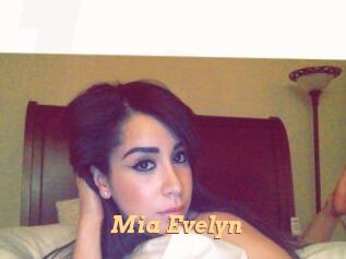 Mia_Evelyn