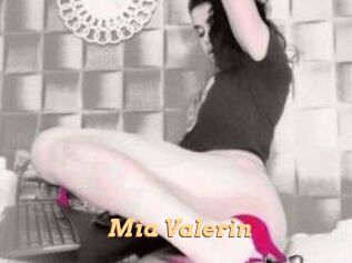 Mia_Valerin