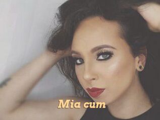 Mia_cum