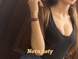 Nora_hoty
