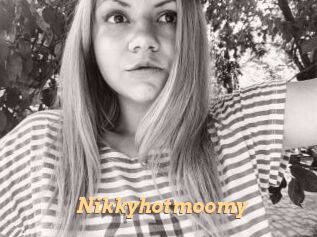 Nikkyhotmoomy
