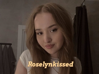 Roselynkissed