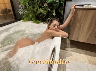 Yourblondiie
